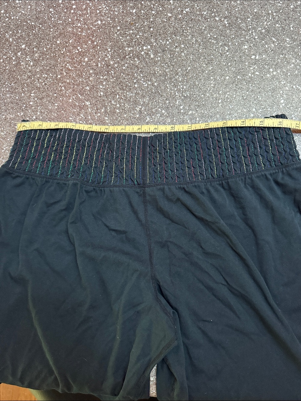 NWOT Nike Dri-Fit Capri Workout pants. Size L - Picture 4 of 4